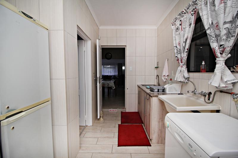5 Bedroom Property for Sale in Fraaiuitsig Western Cape